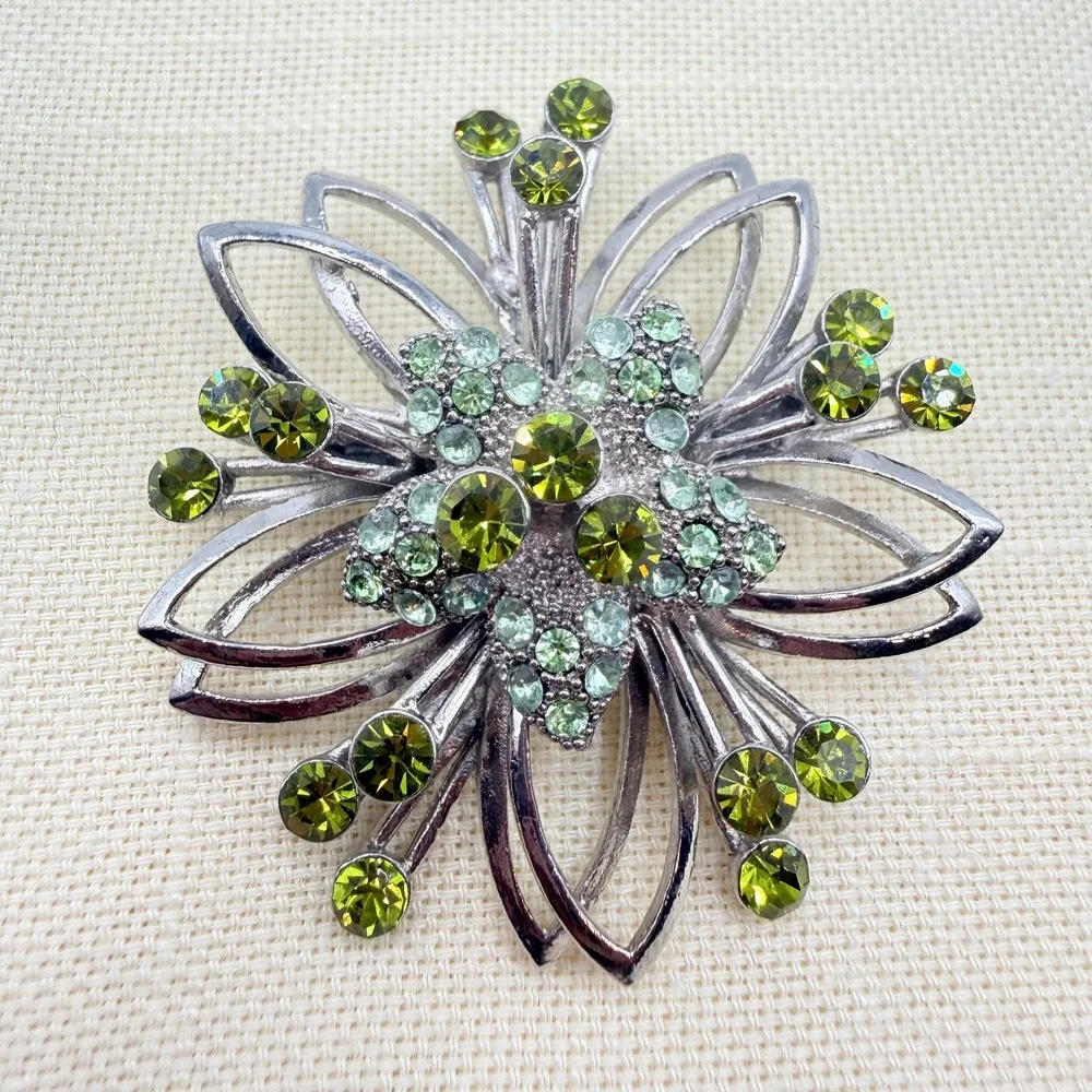 Vintage Retro Silver Tone Sparkling Green Rhinestone Floral Brooch Pendant